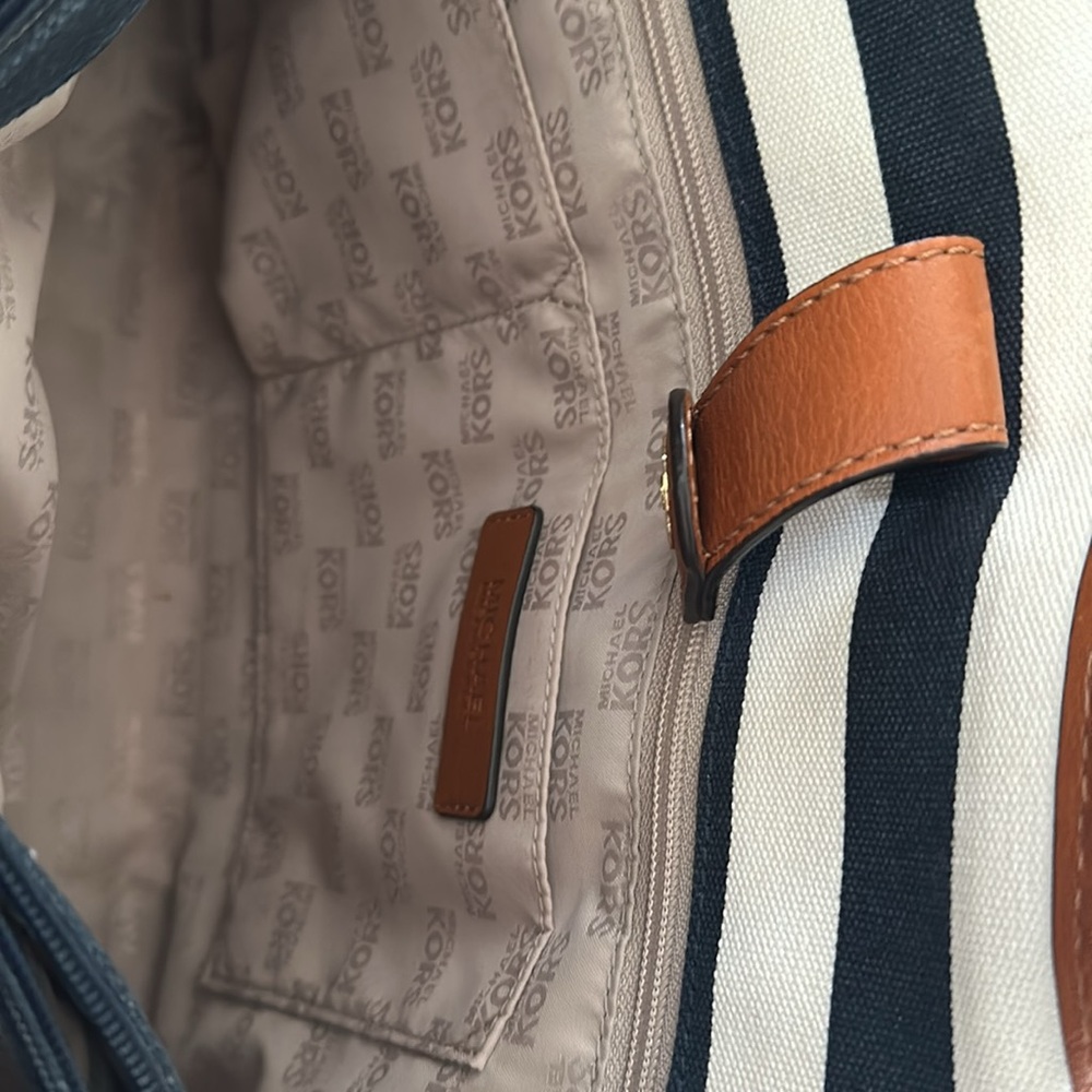 Michael Kors Navy and White Stripe Bag RARE - Picture 5 of 5